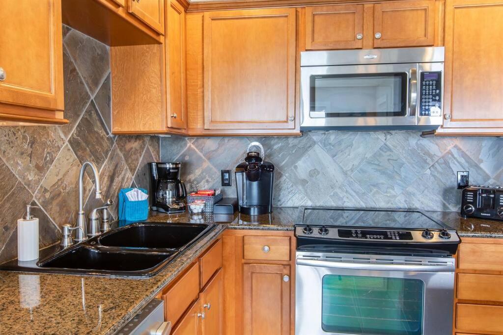 Rockaway Oceanview Condo,Steps To The Beach & Downtown,W&D, Wifi Rockaway Beach Εξωτερικό φωτογραφία