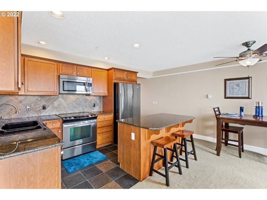 Rockaway Oceanview Condo,Steps To The Beach & Downtown,W&D, Wifi Rockaway Beach Εξωτερικό φωτογραφία