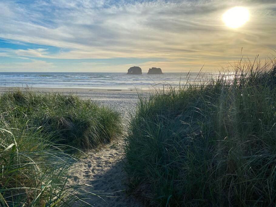 Rockaway Oceanview Condo,Steps To The Beach & Downtown,W&D, Wifi Rockaway Beach Εξωτερικό φωτογραφία